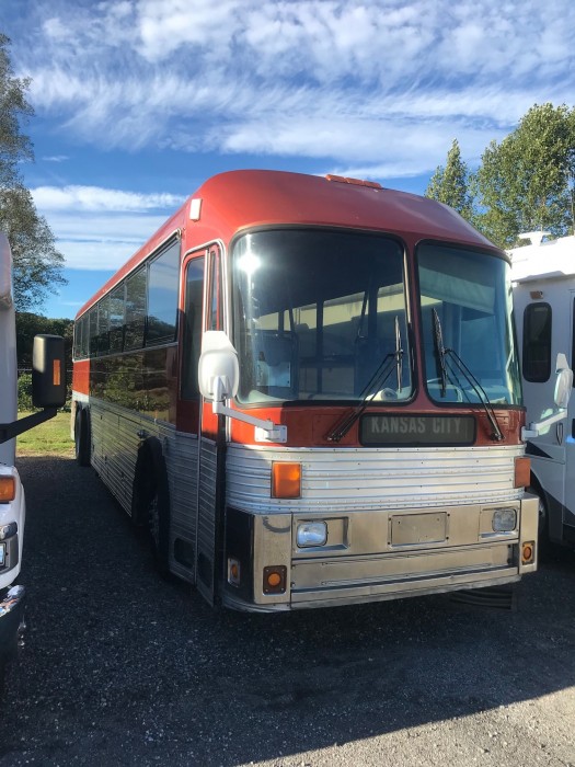 Bus at Marty's 10_2018.jpg