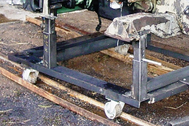 Engine Cart adjustable post detail.JPG