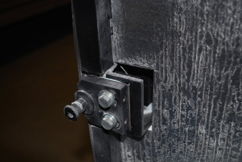 Door latch